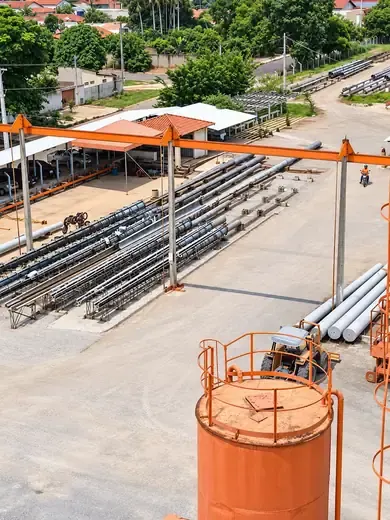 Fábrica e postes de concreto